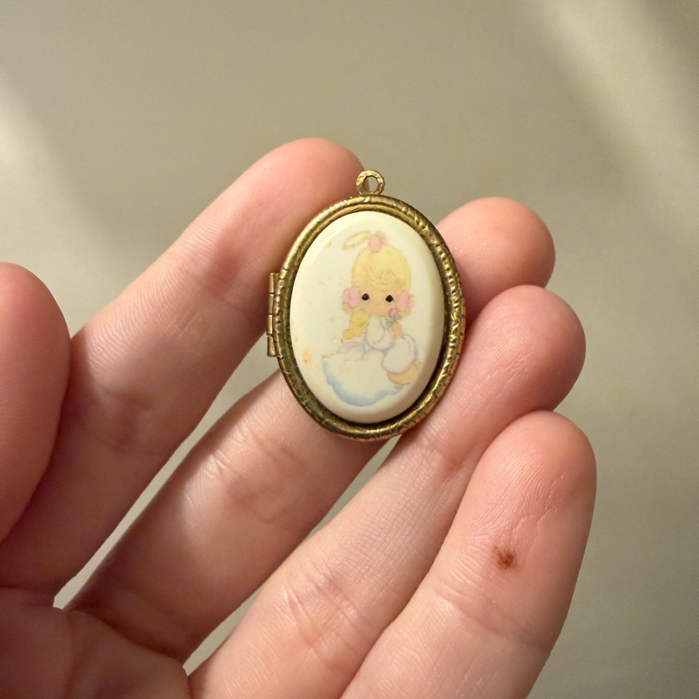 Precious Moments Locket Pendant